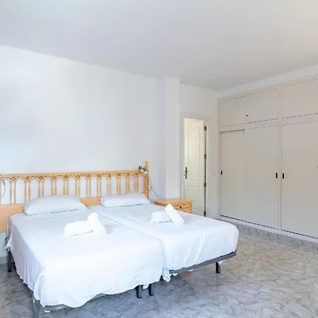 Mit Privatpool Fuer 5 Personen Ca 100 Qm In Nerja, Andalusien Costa Del Sol Nerja