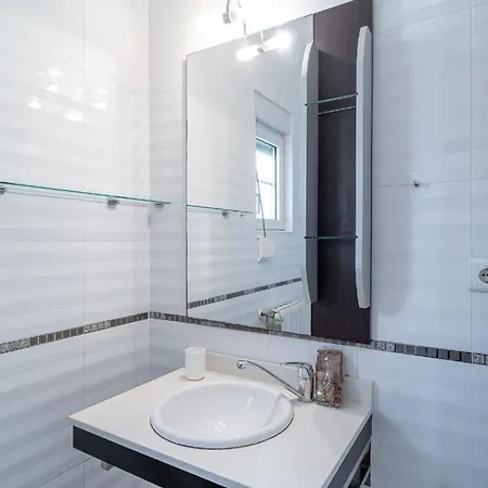 Mit Privatpool Fuer 5 Personen Ca 100 Qm In Nerja, Andalusien Costa Del Sol * Nerja