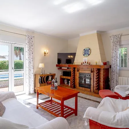 Mit Privatpool Fuer 5 Personen Ca 100 Qm In Nerja, Andalusien Costa Del Sol بيت للعطل نيرخا