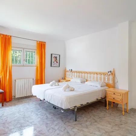 Mit Privatpool Fuer 5 Personen Ca 100 Qm In Nerja, Andalusien Costa Del Sol 펜션