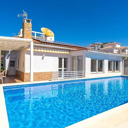 Mit Privatpool Fuer 5 Personen Ca 100 Qm In Nerja, Andalusien Costa Del Sol 펜션 네르하